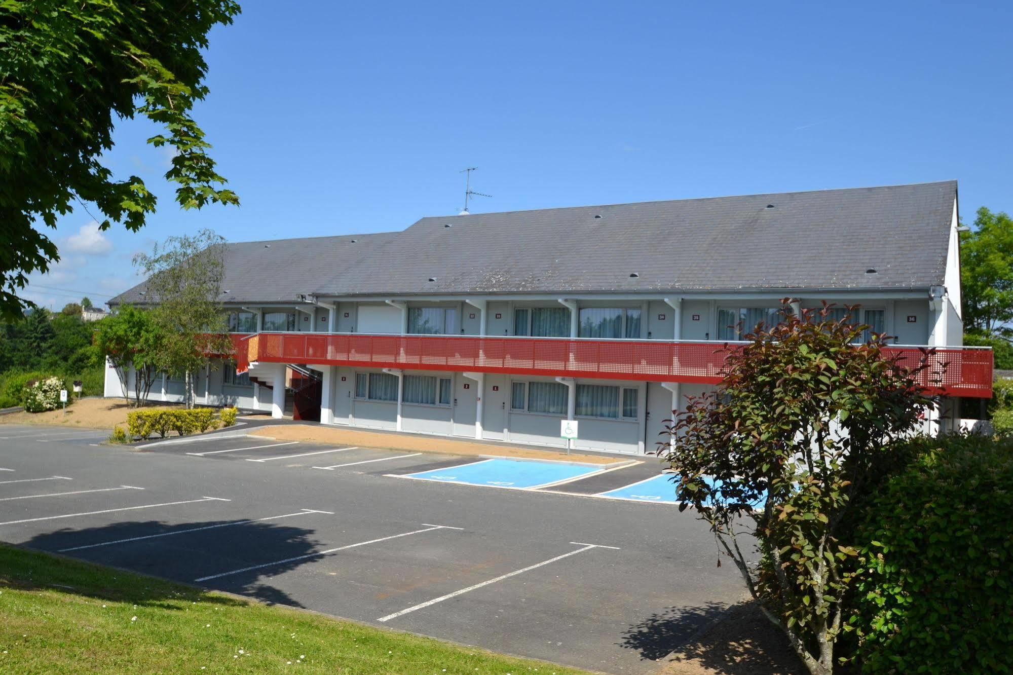 Brit Hotel Mayenne Zewnętrze zdjęcie